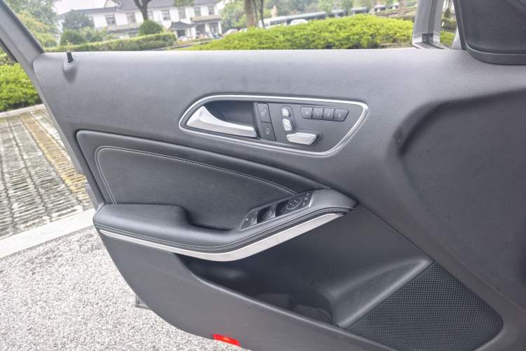 Used Mercedes-Benz A-Class 2018 A 200 Fashion Model Interior 8