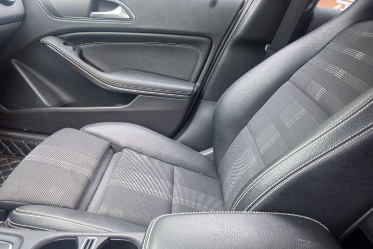 Used Mercedes-Benz A-Class 2018 A 200 Fashion Model Interior 9