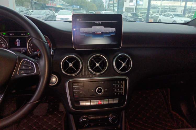 Used Mercedes-Benz A-Class 2018 A 200 Dynamic Edition Audio And AC Panel