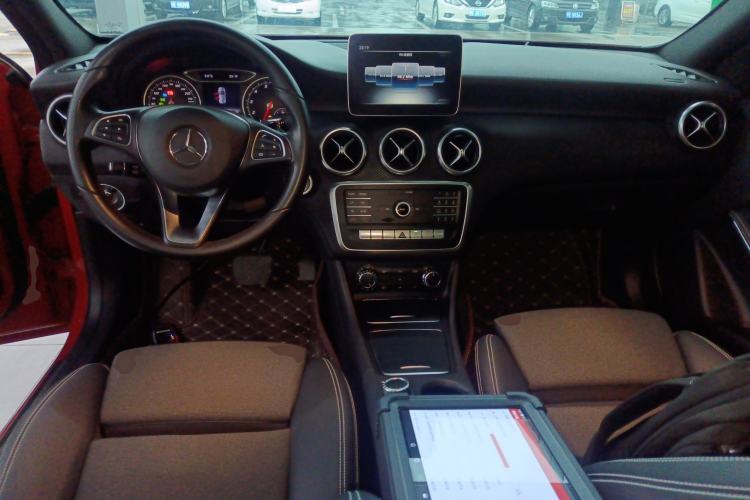 Used Mercedes-Benz A-Class 2018 A 200 Dynamic Edition Center Console
