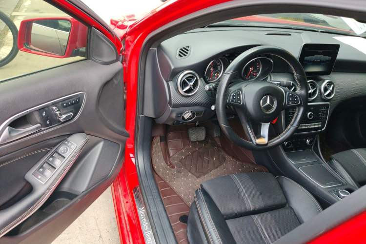 Used Mercedes-Benz A-Class 2018 A 200 Fashion Model Driver Seat
