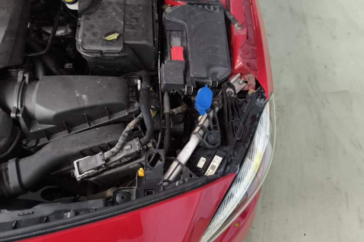 Used Mercedes-Benz A-Class 2018 A 200 Fashion Model Engine Bay Left
