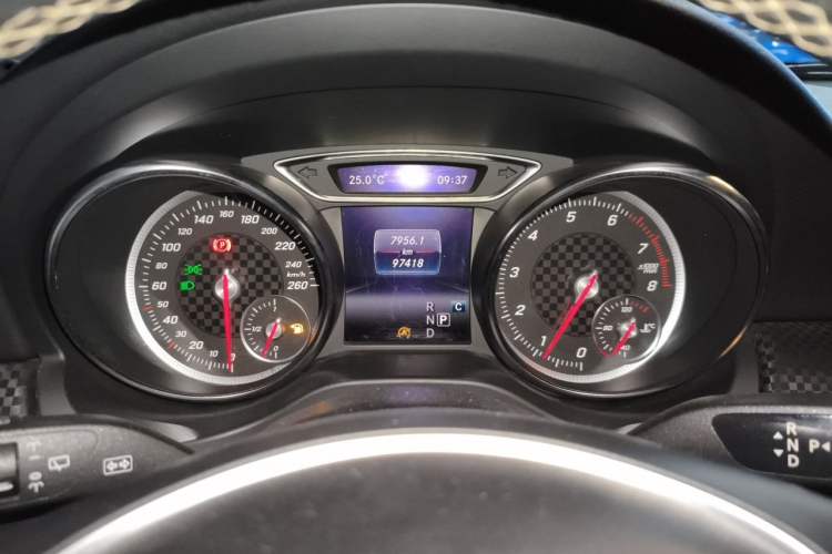 Used Mercedes-Benz A-Class 2018 A 200 Fashion Model Instrument Cluster