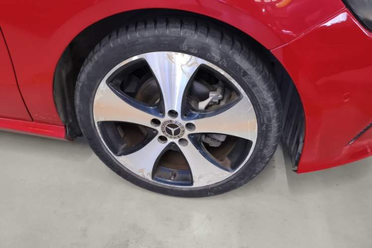 Used Mercedes-Benz A-Class 2018 A 200 Fashion Model Right Front Wheel Hub