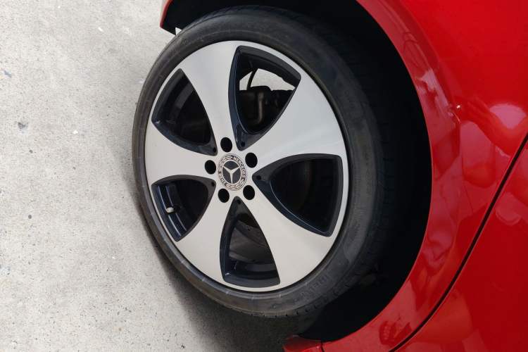 Used Mercedes-Benz A-Class 2018 A 200 Fashion Model Right Rear Wheel Hub