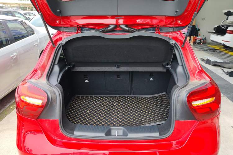 Used Mercedes-Benz A-Class 2018 A 200 Fashion Model Trunk