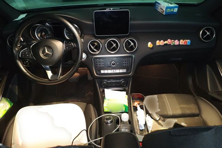 Used Mercedes-Benz A-Class 2018 A 200 Fashion Model Center Console