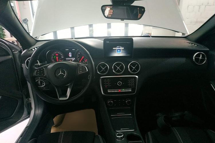 Used Mercedes-Benz A-Class 2018 A 200 Fashion Model Center Console