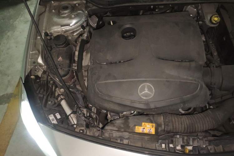 Used Mercedes-Benz A-Class 2018 A 200 Fashion Model Engine Bay Right