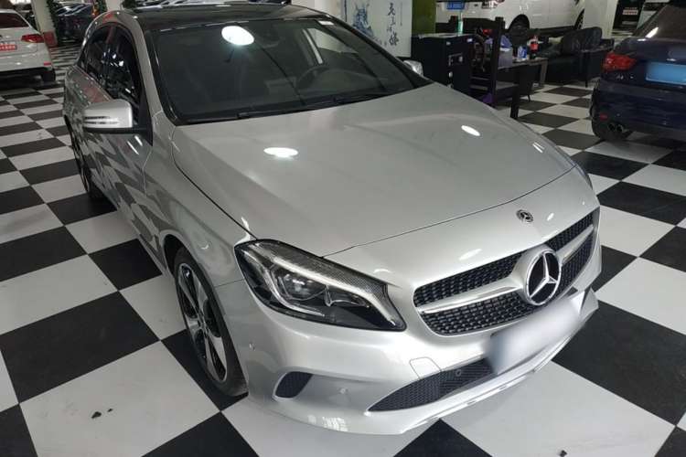 Used Mercedes-Benz A-Class 2018 A 200 Fashion Model Front Right 45 Deg