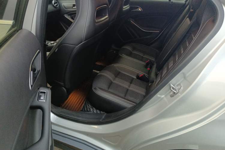 Used Mercedes-Benz A-Class 2018 A 200 Fashion Model Interior 4