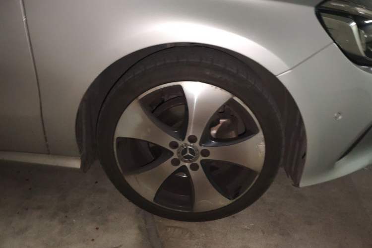 Used Mercedes-Benz A-Class 2018 A 200 Fashion Model Right Front Wheel Hub