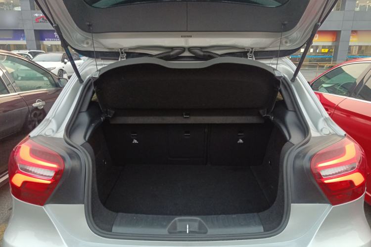 Used Mercedes-Benz A-Class 2018 A 200 Fashion Model Trunk
