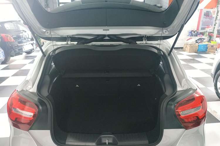 Used Mercedes-Benz A-Class 2018 A 200 Fashion Model Trunk