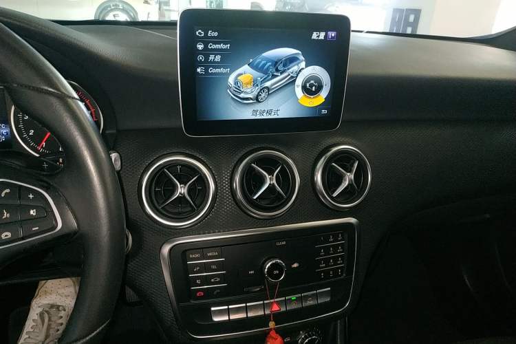 Used Mercedes-Benz A-Class 2018 A 200 Dynamic Edition Audio And AC Panel