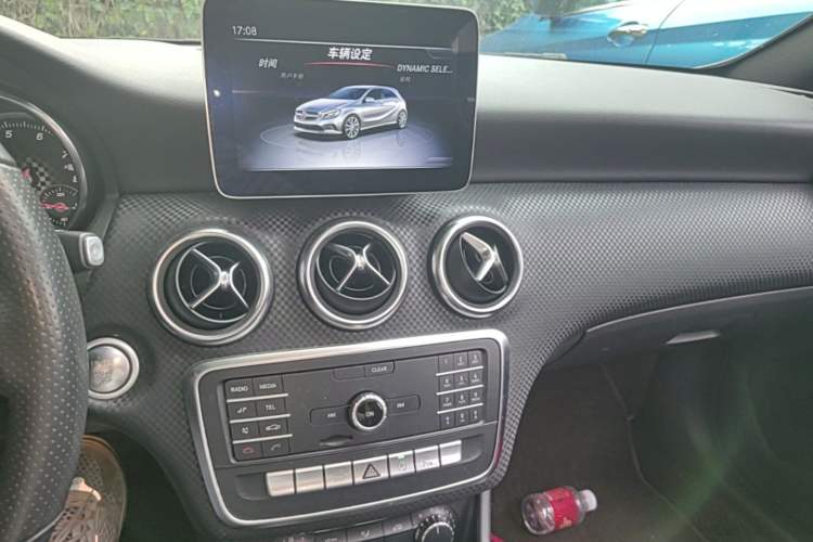 Used Mercedes-Benz A-Class 2018 A 200 Fashion Model Audio And AC Panel