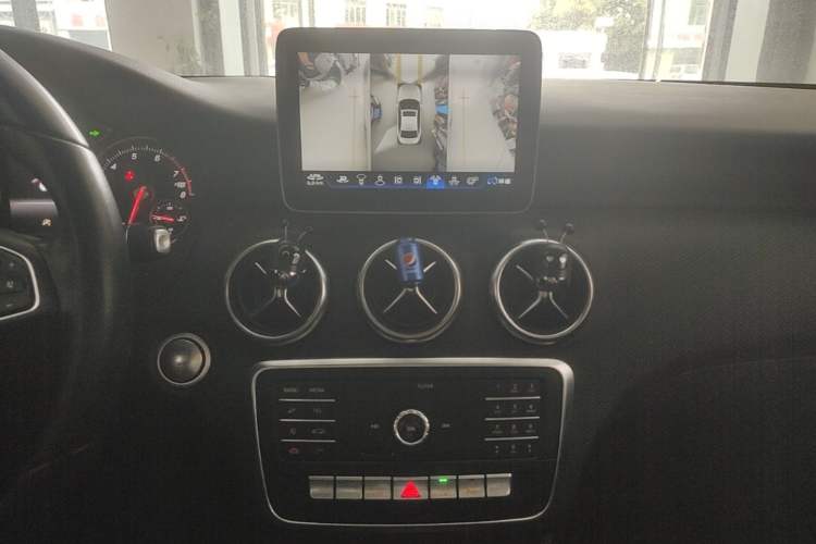 Used Mercedes-Benz A-Class 2018 A 200 Dynamic Edition Audio And AC Panel