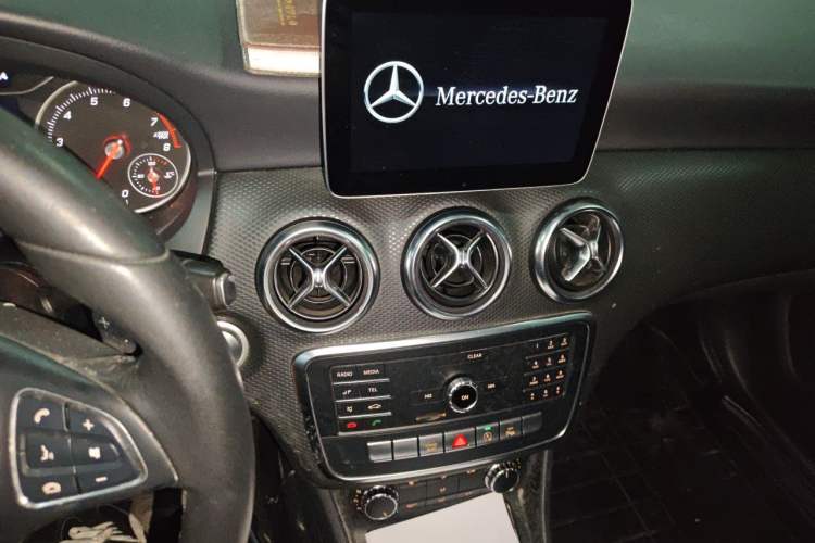 Used Mercedes-Benz A-Class 2018 A 200 Dynamic Edition Audio And AC Panel