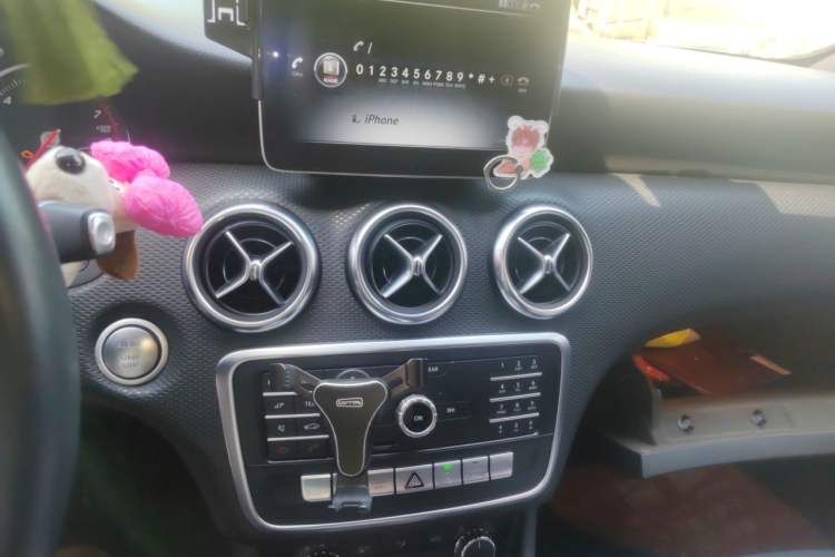 Used Mercedes-Benz A-Class 2018 A 200 Dynamic Edition Audio And AC Panel