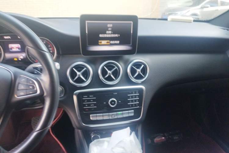 Used Mercedes-Benz A-Class 2018 A 200 Dynamic Edition Audio And AC Panel