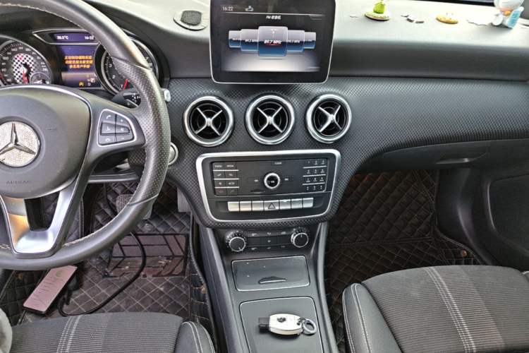 Used Mercedes-Benz A-Class 2018 A 200 Fashion Model Audio And AC Panel