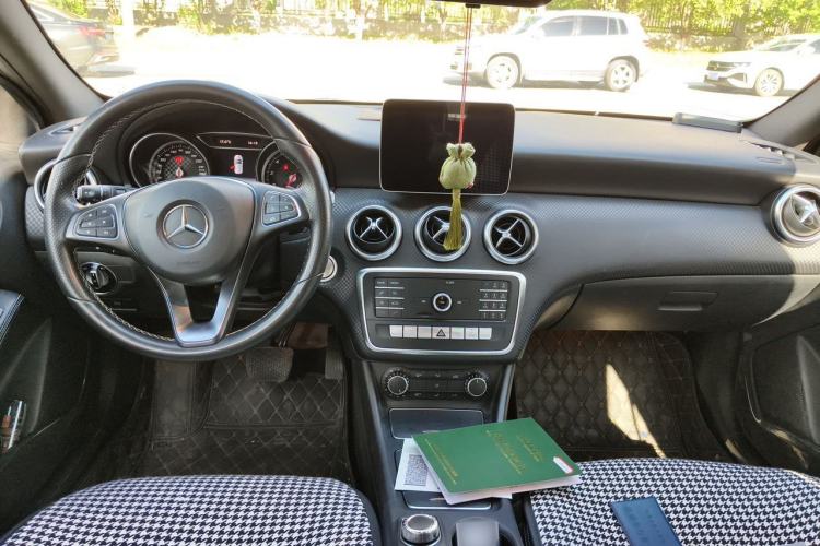 Used Mercedes-Benz A-Class  Center Console