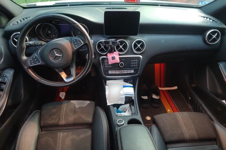 Used Mercedes-Benz A-Class 2018 A 200 Fashion Model Center Console