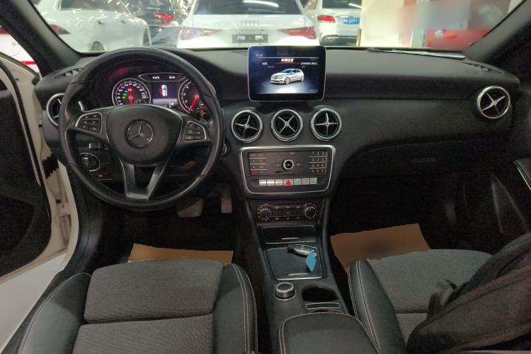 Used Mercedes-Benz A-Class 2018 A 200 Dynamic Edition Center Console