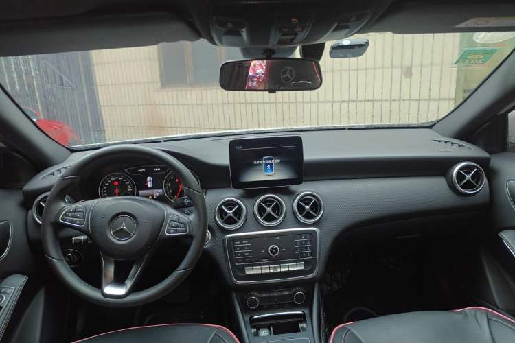Used Mercedes-Benz A-Class 2018 A 200 Dynamic Edition Center Console