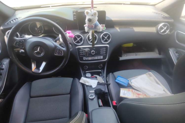 Used Mercedes-Benz A-Class 2018 A 200 Dynamic Edition Center Console