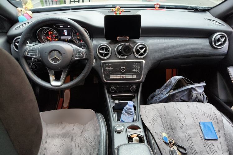 Used Mercedes-Benz A-Class 2018 A 200 Fashion Model Center Console