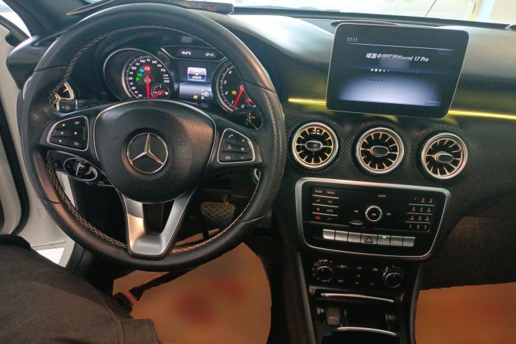 Used Mercedes-Benz A-Class 2018 A 200 Fashion Model Center Console