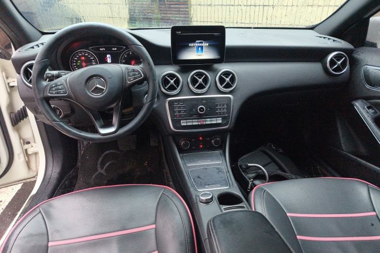 Used Mercedes-Benz A-Class 2018 A 200 Dynamic Edition Center Console