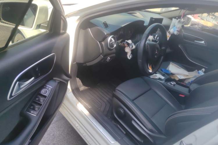 Used Mercedes-Benz A-Class 2018 A 200 Dynamic Edition Driver Seat