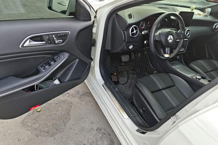 Used Mercedes-Benz A-Class 2018 A 200 Fashion Model Driver Seat