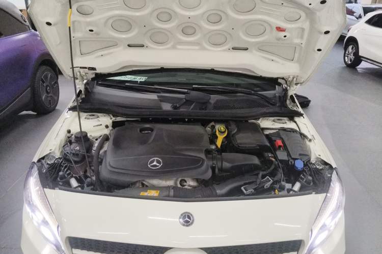 Used Mercedes-Benz A-Class 2018 A 200 Dynamic Edition Engine Bay