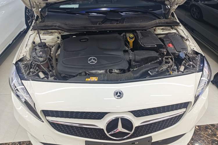 Used Mercedes-Benz A-Class 2018 A 200 Dynamic Edition Engine Bay