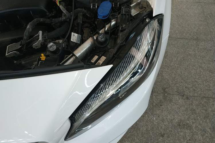 Used Mercedes-Benz A-Class 2018 A 200 Dynamic Edition Engine Bay Left