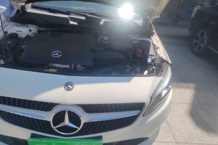 Used Mercedes-Benz A-Class 2018 A 200 Dynamic Edition Engine Bay Left