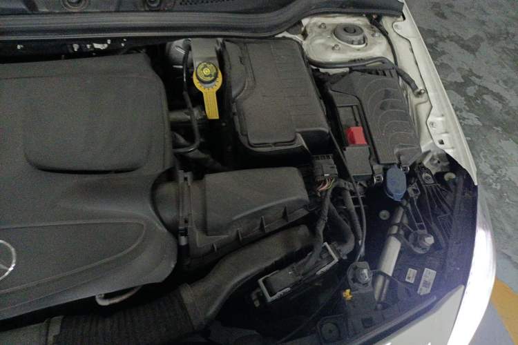 Used Mercedes-Benz A-Class 2018 A 200 Dynamic Edition Engine Bay Left