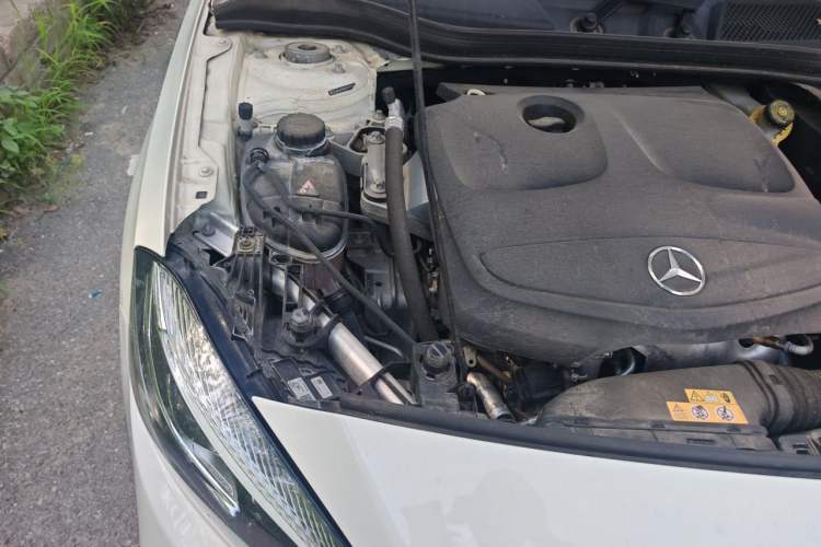 Used Mercedes-Benz A-Class 2018 A 200 Fashion Model Engine Bay Right