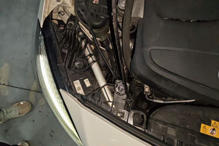 Used Mercedes-Benz A-Class 2018 A 200 Dynamic Edition Engine Bay Right