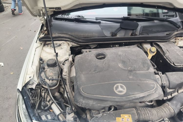 Used Mercedes-Benz A-Class 2018 A 200 Fashion Model Engine Bay Right