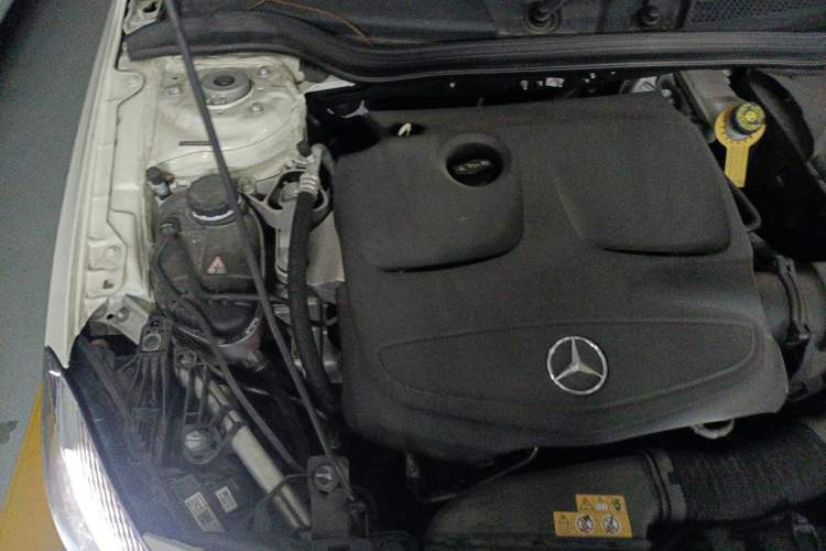 Used Mercedes-Benz A-Class 2018 A 200 Dynamic Edition Engine Bay Right