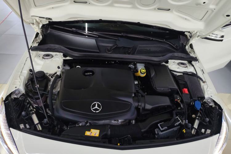 Used Mercedes-Benz A-Class 2018 A 200 Fashion Model Engine Bay