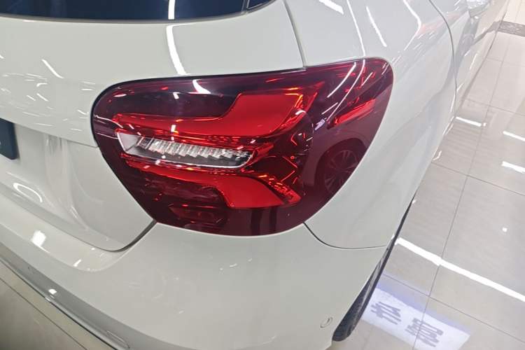 Used Mercedes-Benz A-Class 2018 A 200 Dynamic Edition Exterior 3