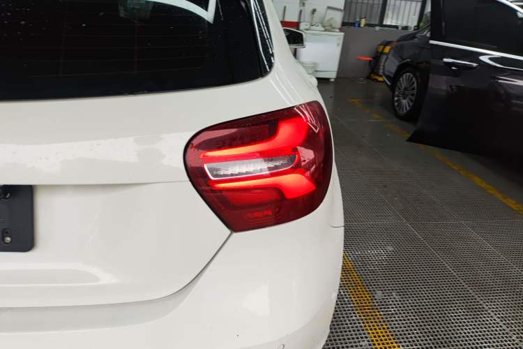 Used Mercedes-Benz A-Class 2018 A 200 Dynamic Edition Exterior 6
