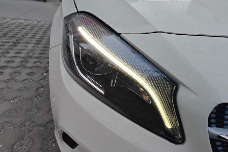 Used Mercedes-Benz A-Class 2018 A 200 Fashion Model Exterior 6