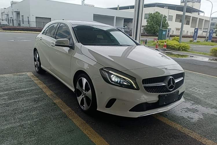 Used Mercedes-Benz A-Class 2018 A 200 Fashion Model Front Right 45 Deg