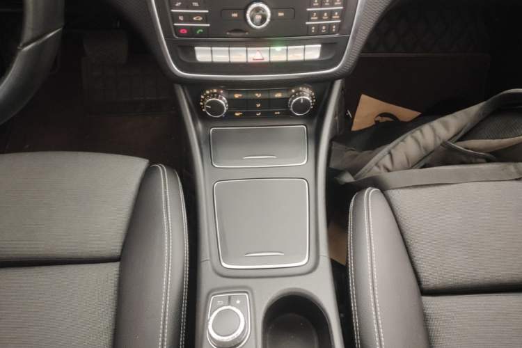 Used Mercedes-Benz A-Class 2018 A 200 Dynamic Edition Gear Lever